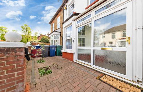 4BR North London I WiFi, Garden, Near Shops - Foto 75