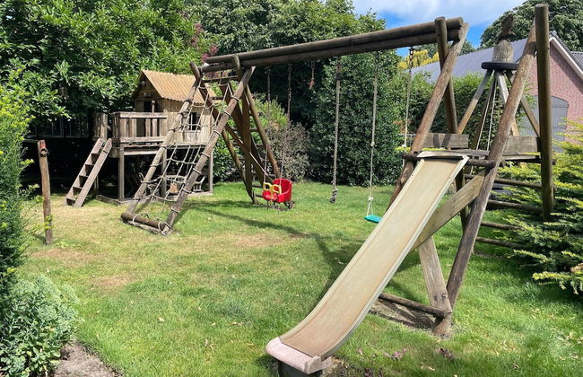 Family Farmhouse With Go-karts - Photo 29