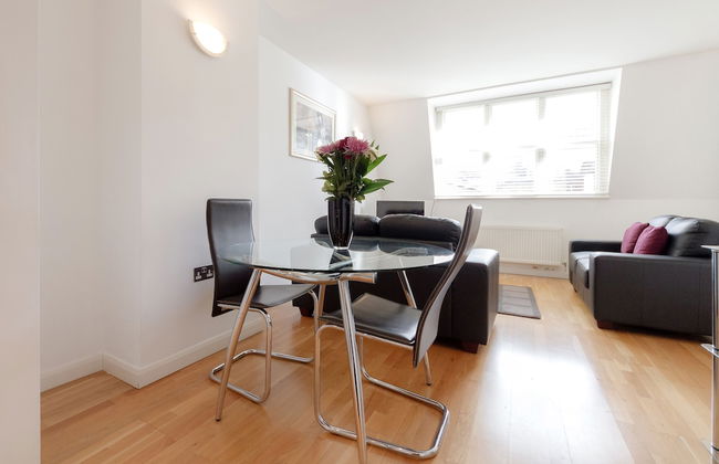 Roomspace Apartments -Groveland Court - Photo 16