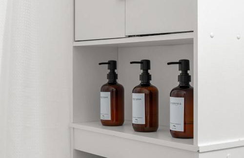 Cozy 4BR Home Pet Friendly Large Yard & Patio - Foto 48