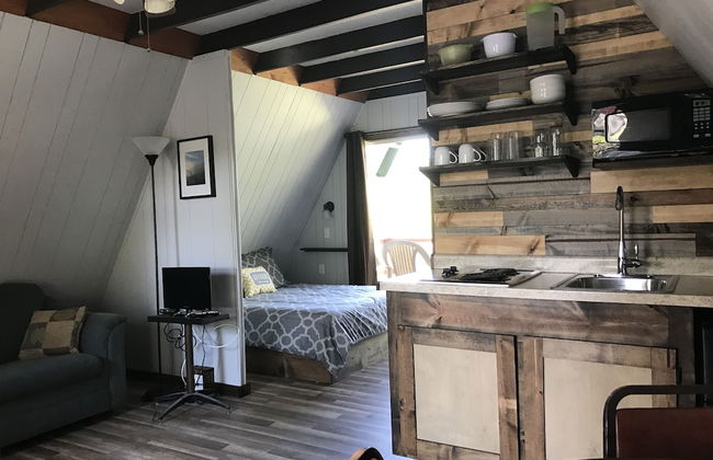 Calm Waters Cabin Resort - Photo 11