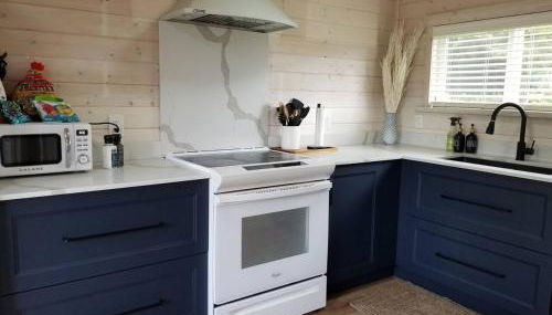 South Beach Bungalow - Photo 3