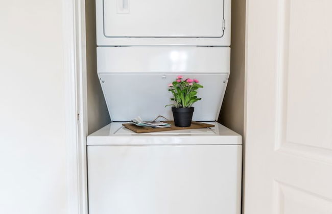 LAs Premier Apartments - Photo 65