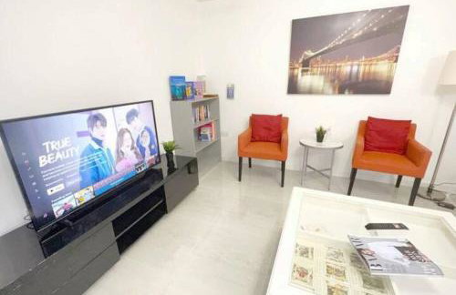 Walnut Flats-F2, 3-Bedroom with Garden & Patio - AC, Parking, Netflix, WIFI - Close to Oxford, Bicester & Blenheim Palace - Foto 3