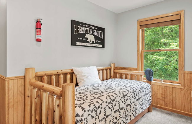 Bluejay Getaway by Avantstay Walk to Lake 7bdr, Hot Tub, Pool Table - Foto 50