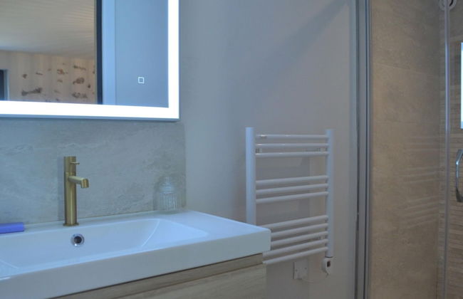 Unique Villa With Private Pool - Photo 17