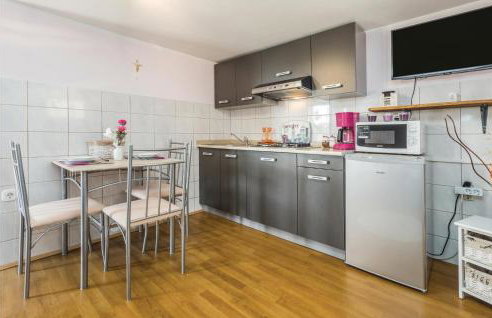 0-Bedroom Apartment In Radmani - Photo 3