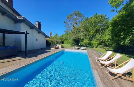 Domaine de Cachaou Logis du Pujeau sauna & spa piscine chauffée - Foto 9