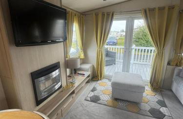 Beautiful Holiday Home 3 Bed Caravan by The Beach, Free Wifi, Games Console, TVs & DVD's, Passes Not Included - Foto 29