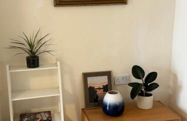 1 bed annex with extra sofa bed ideal for families and business guests - Photo 9