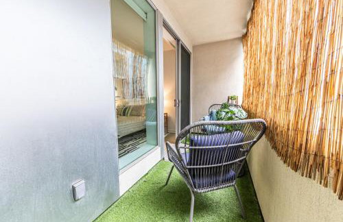 Stylish 2BDR & 2BTH - 15 mins walk to the beach! - Foto 25