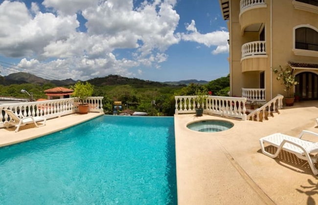 Birds-eye view of the ocean in nicely priced unit on top floor in Flamingo - Photo 19