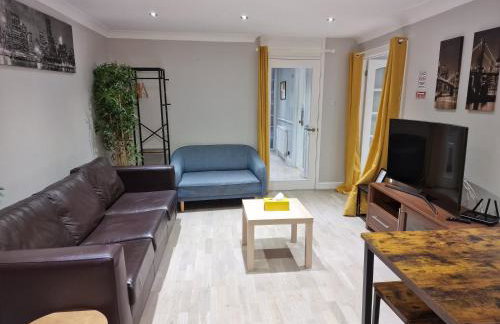 NightRest Homes Smart TV In Each Room - Parking - Hemel Hempstead - Foto 5