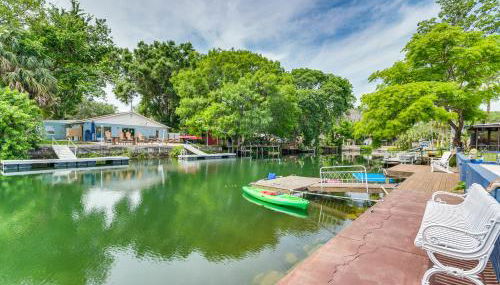 Waterfront Weeki Wachee Home with Fire Pit! - Foto 2