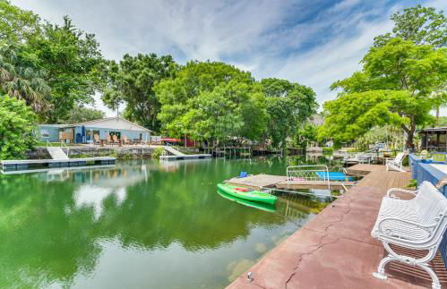 Waterfront Weeki Wachee Home with Fire Pit! - Foto 2