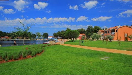 Apartments Amfora Plava Laguna - Photo 2