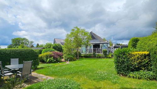 Wohlfühloase in der Eifel mit Weitblick in die Natur, Seenähe, Poolnutzung, Minigolf, Tennis und vieles mehr - Photo 2