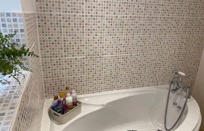 Apartment - Sleeps 2 - Pet Friendly - Parking - Foto 11