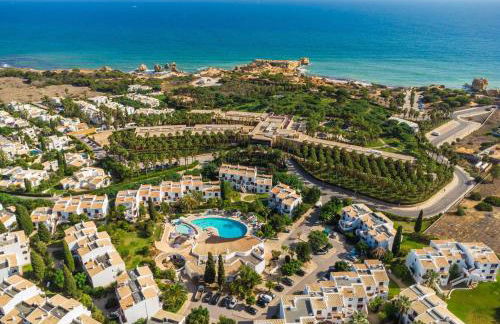 Ocean Vista Retreat with Beach & Pool Access by Drago Rentals - Foto 43