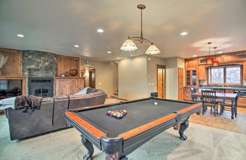 Dock, Hot Tub and Game Room Luxe Lake Latoka Home - Foto 12
