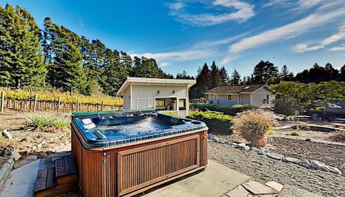 Mtn-View Retreat with Hot Tub and Deck in Sebastopol - Foto 3