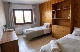 Amplio y Cómodo chalet a 15 minutos del centro con piscina y pistas de tenis - Foto 15