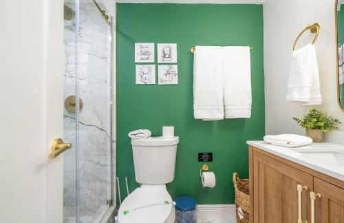 Emerald Luxe Lakeview 6 min to EPIC Universe - Foto 16