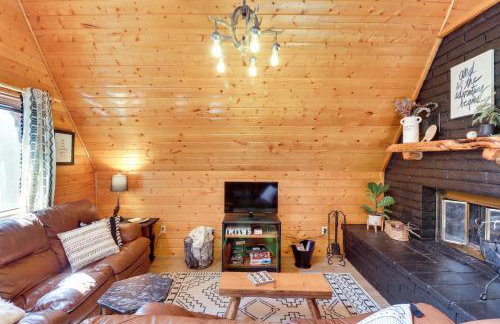 Decks and Fire Pit Rustic-Modern Overgaard Cabin! - Foto 3