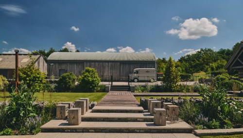 Whispering Leaves - Photo 5