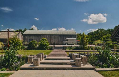 Whispering Leaves - Photo 5