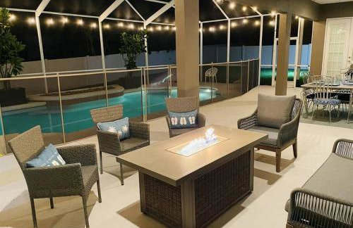 Luxury Heated Pool Home, Hot tub, King bed suite - Foto 16