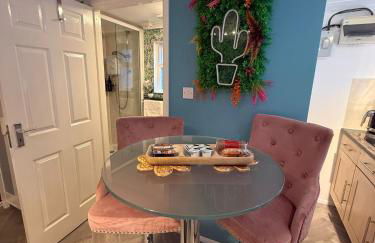 Thorpe Park Studio - Detached Stay & Free Gated Parking - Foto 5