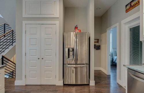 Large East Nashville Home with Game Room sleeps 12 - Foto 17