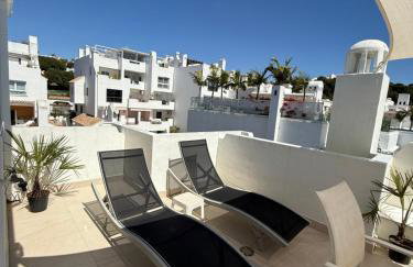 Front Sea View Penthouse - Photo 30