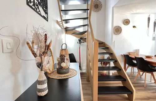 T3 rénové avec balcon, vue montagne et Parking. - Photo 8