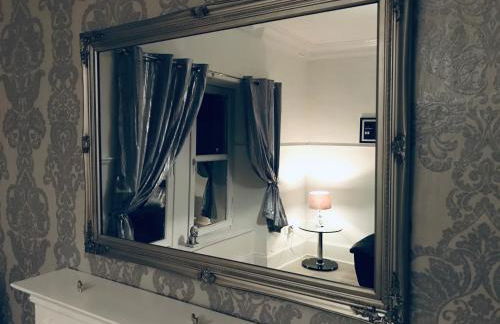 THE LION’S REST - BOUTIQUE APARTMENT SUITE. - Photo 15