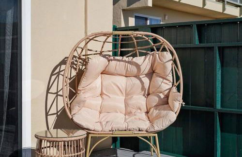 Mountain View 2BR Retreat with Private Deck - Foto 38