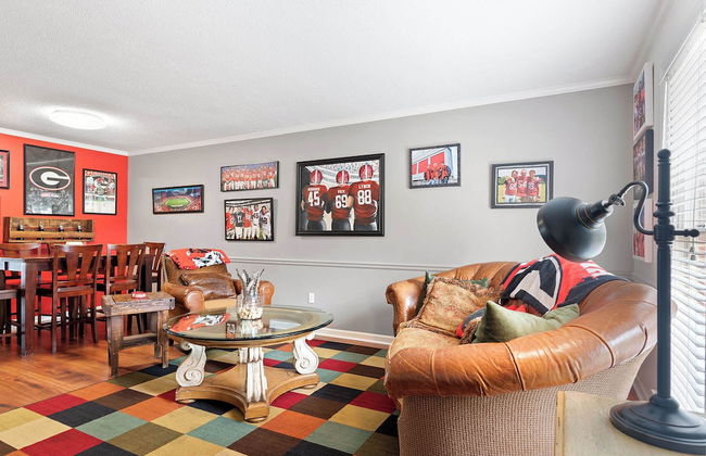 Five Points Dawg Crib On Campus - Foto 1