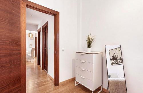 Piscina, patio privado y aparcamiento - Foto 16