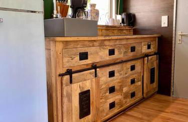 Gleis 1, Eisenbahn Waggon mit Whirlpool und Ofen - Foto 8