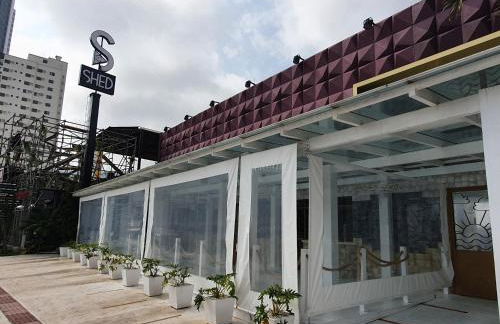 Lindo apto tudo novinho, prédio frente mar - Foto 54