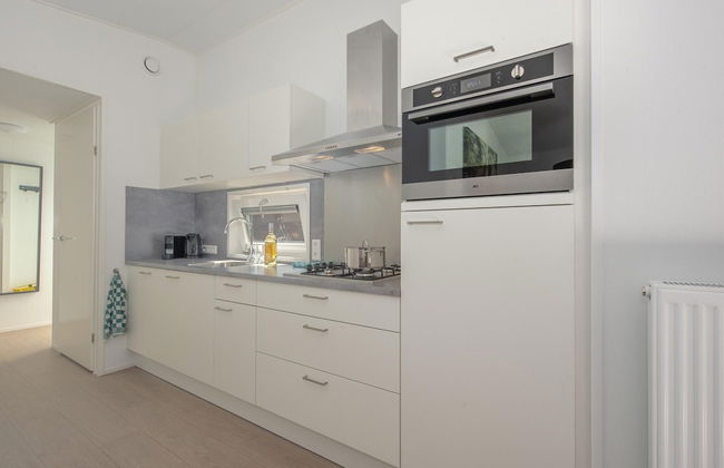 Modern Lodge With Dishwasher, Near Helmond - Photo 10