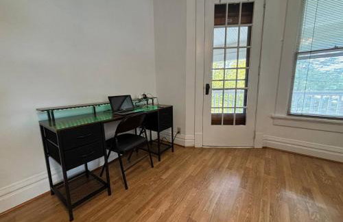 2nd Floor suite, close to ISU, Mill, & downtown - Foto 12