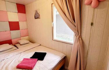 Domek nad jeziorem przy lini brzegowej Górowychy, Pomorze - Foto 4