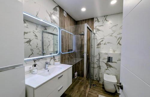 Comfortable 2-Bedroom Duplex in Playa Paraiso with Ocean View, Balcony, and Shared Pool - Photo 33