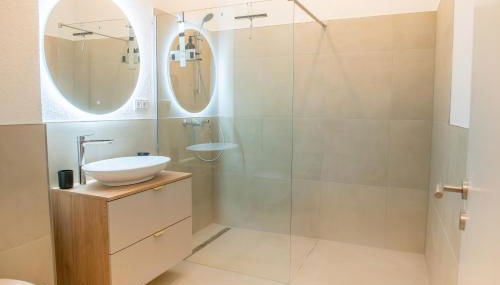 1 BR Bungalow - 1 Schlafzimmer - große Terrasse - Café - Sekt - an den Weinbergen - Foto 5, Shower