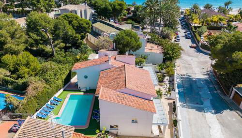 Entire Large Villa next to Award-winning beach - Foto 3