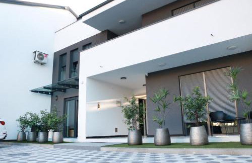 Royal Rest Apartments Karlovac-Luxury, Central Location & Free Parking - Foto 17