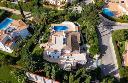 Bright 3 BDR Duplex House With Pool by LovelyStay - Foto 51