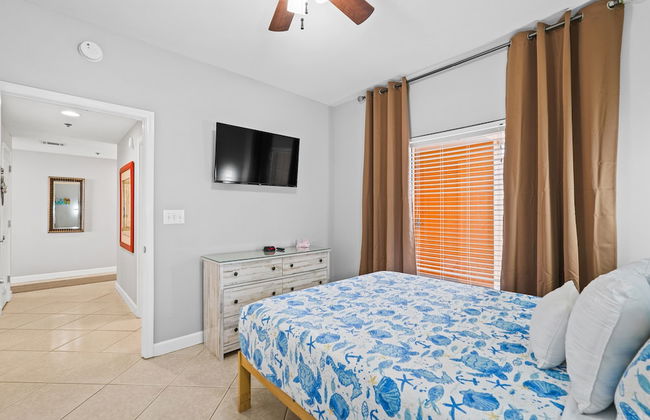 Splash Beach Resort by Book That Condo - Photo 22